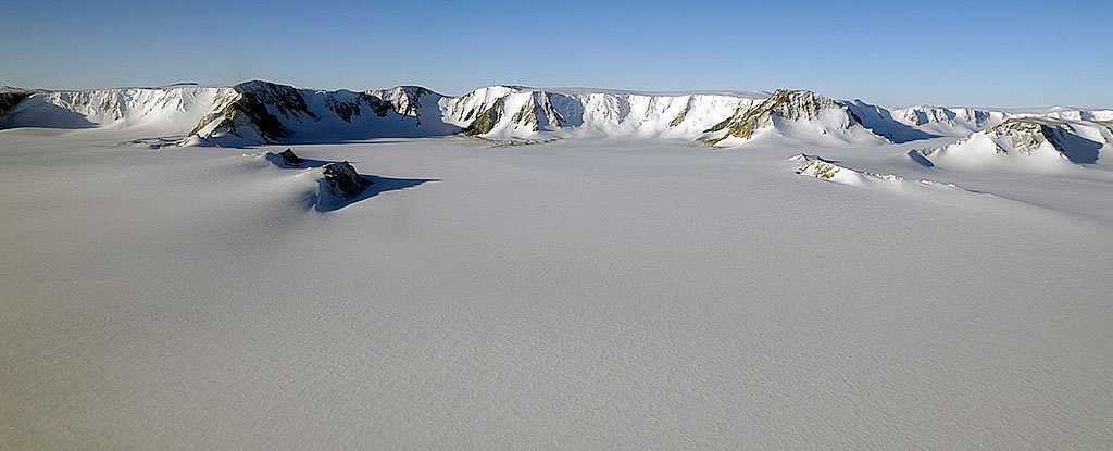 A massive lake underneath Antarctic ice could be home to hidden life forms